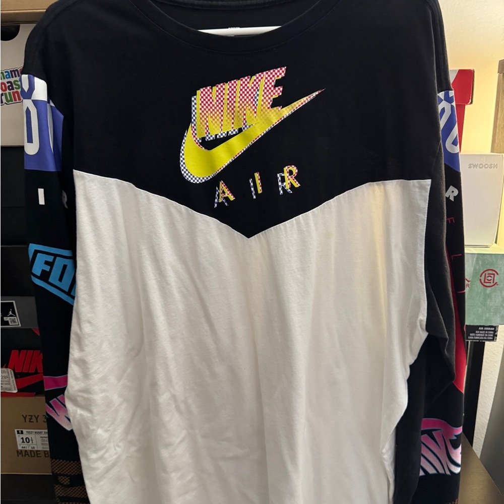 Men’s size 2XL Nike pop art long sleeve tee